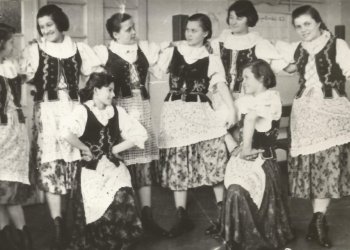 Powiększ zdjęcie: występy zespołu tanecznego -1954