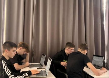 Powiększ zdjęcie: Kurs komputerowy (1)