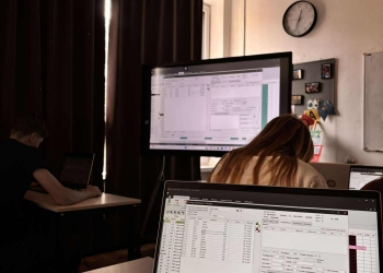 Powiększ zdjęcie: Kurs komputerowy (7)