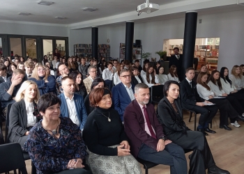 Powiększ zdjęcie: Festiwal Reymontowski - uczniowie, zaproszeni, goście, ekspozycje (13)