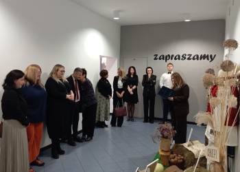 Powiększ zdjęcie: W świecie powieści Reymonta - Komediantka, Ziemia obiecana, Chłopi