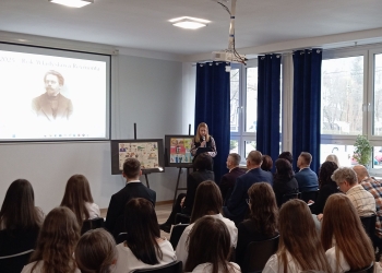 Powiększ zdjęcie: Festiwal Reymontowski - uczniowie, zaproszeni, goście, ekspozycje (6)