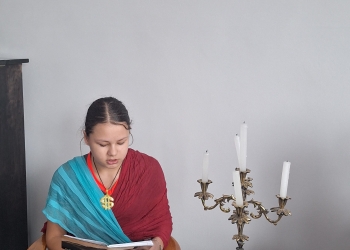 Powiększ zdjęcie: Lekcja_ze_Skąpca_-_uczniowie_klasy_2HT_(10)