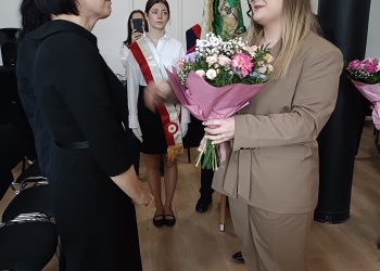 Powiększ zdjęcie: Pożegnanie maturzystów 2026 (10)