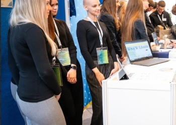Powiększ zdjęcie: w czasie pracy3