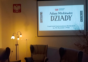 Powiększ zdjęcie: Czytamy Dziady Adama Mickiewicza (8)