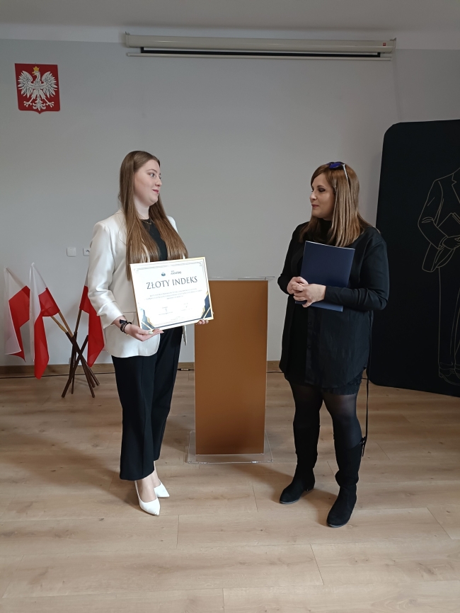 Justyna Moroń, absolwentka klasy 5E
