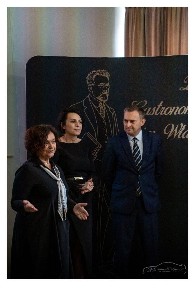 Od lewej: p.Janina Żagan - Starosta Cieszyński, p.Kornelia Zubek - Dyrektor ZSGH, d.Marek Nocoń - Dziekan WSTiE